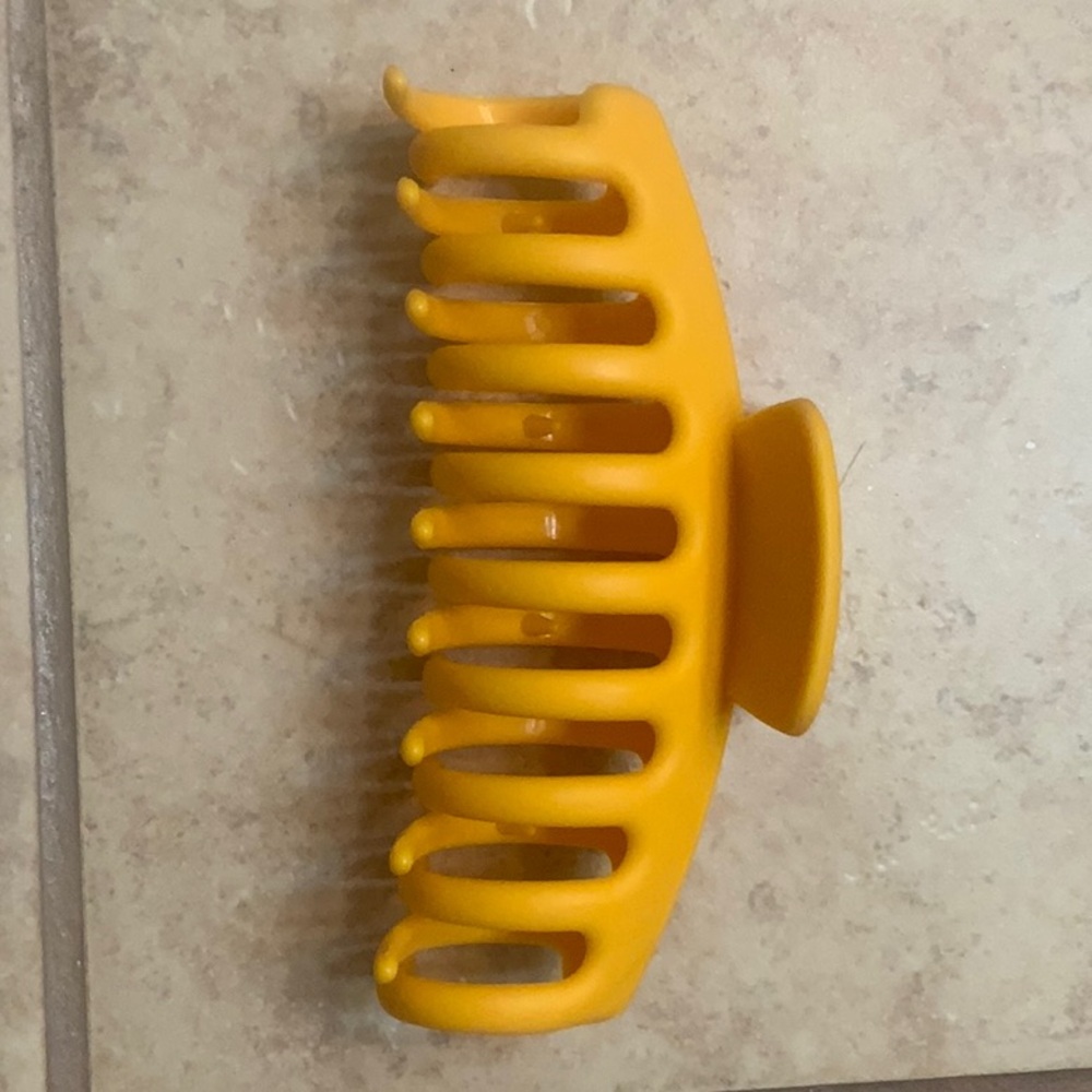 Yellow Hair Claw Clip